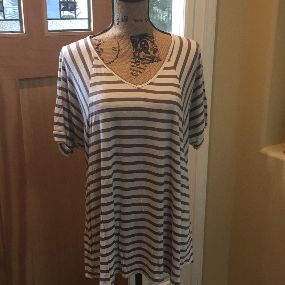 Agnes & Dora Tee
